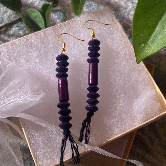Purple Hand Crafted Macrame Tassel Fringe Earrings Wood Beaded Accents - Picture 4 of 9